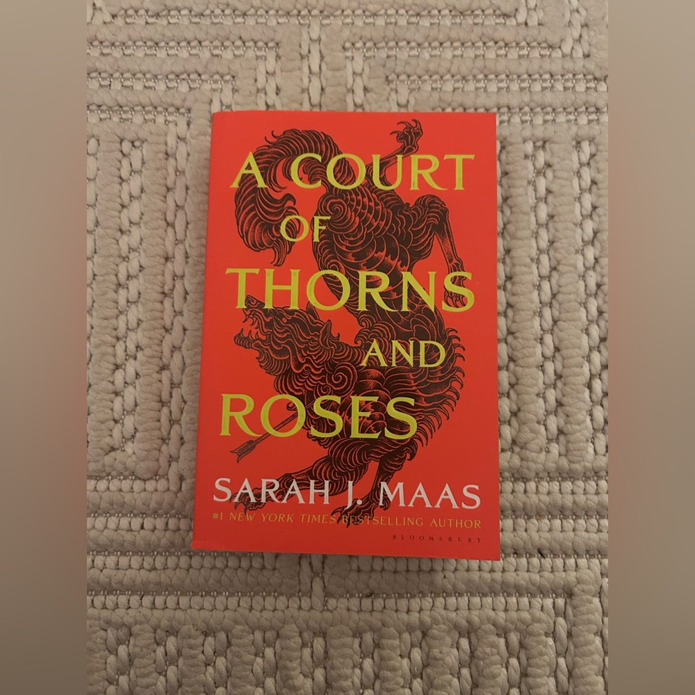 As Seen on Booktok: A Court of Thorns and Roses By Sarah J Maas 1 NYT Bestseller